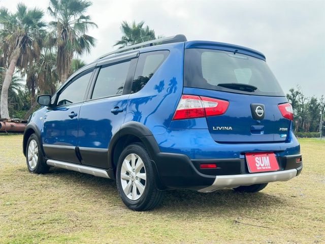 17年LIVINA 里程7萬~一手車  原版件  前後倒車雷達 / 倒車影像 / 衛星導航  第5張相片