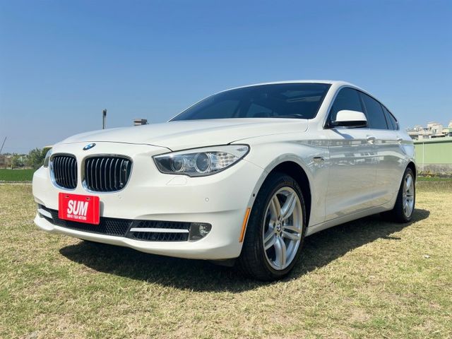 550I GT 新車價高達542萬 V8雙渦輪增壓 市面稀有的跑旅車 它有轎車的舒適感、休旅車的大空間  第1張相片