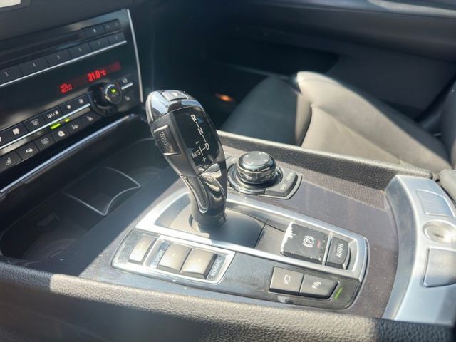 550I GT 新車價高達542萬 V8雙渦輪增壓 市面稀有的跑旅車 它有轎車的舒適感、休旅車的大空間  第14張相片