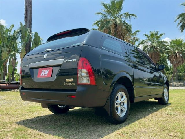 雙龍 Actyon Sports 運動版 雙廂5人座，皮卡+車頂蓋 「小貨車」低稅金 四輪驅動 2.0 柴油  第4張相片