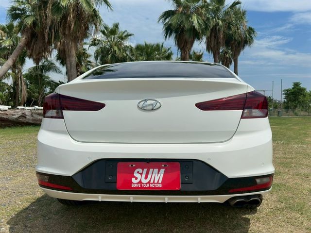 Elantra sport  渦輪 1.6  i-key  換檔撥片 影音系統 衛星導航 倒車影像 電動尾門  第5張相片
