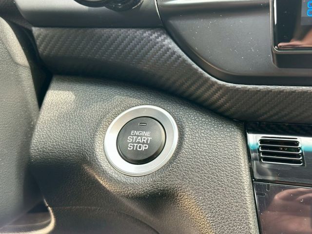 Elantra sport  渦輪 1.6  i-key  換檔撥片 影音系統 衛星導航 倒車影像 電動尾門  第11張相片