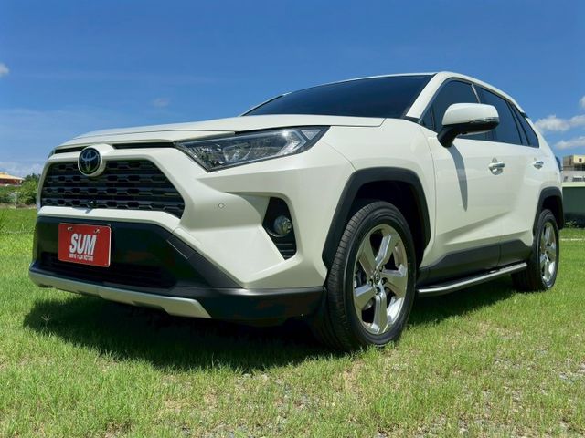 低里程僅跑1萬  RAV-4 旗艦版 升級精裝特仕 360環景/ikey/腳踢電尾門/ACC/LTA/Carplay  第1張相片