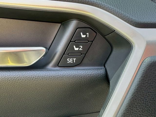 低里程僅跑1萬  RAV-4 旗艦版 升級精裝特仕 360環景/ikey/腳踢電尾門/ACC/LTA/Carplay  第19張相片