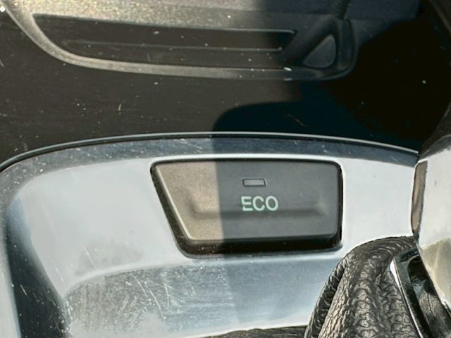 16年 U6 1.8 ECO 魅力型 I-KEY 天窗 導航 換檔快撥 360環景  第17張相片