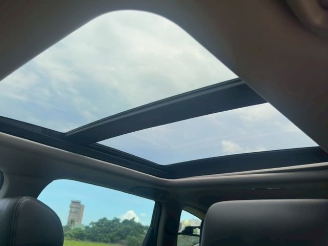 頂級 S版  1.5 渦輪增壓  液晶儀錶 / ACC 車道偏移/ 車道維持 / 7吋觸控螢幕 /  電動尾門  第12張相片