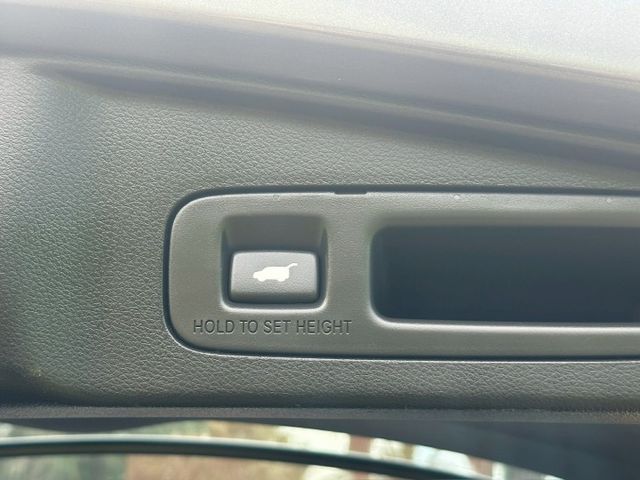 頂級 S版  1.5 渦輪增壓  液晶儀錶 / ACC 車道偏移/ 車道維持 / 7吋觸控螢幕 /  電動尾門  第19張相片