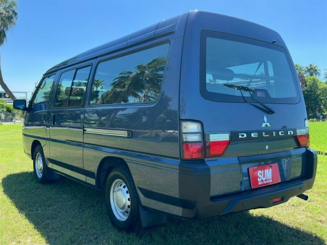 8人座廂型車 /巡跡防滑/倒車雷達/前霧燈/雙安全氣囊  第5張相片