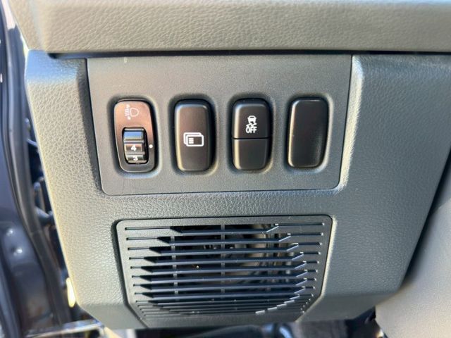 8人座廂型車 /巡跡防滑/倒車雷達/前霧燈/雙安全氣囊  第17張相片