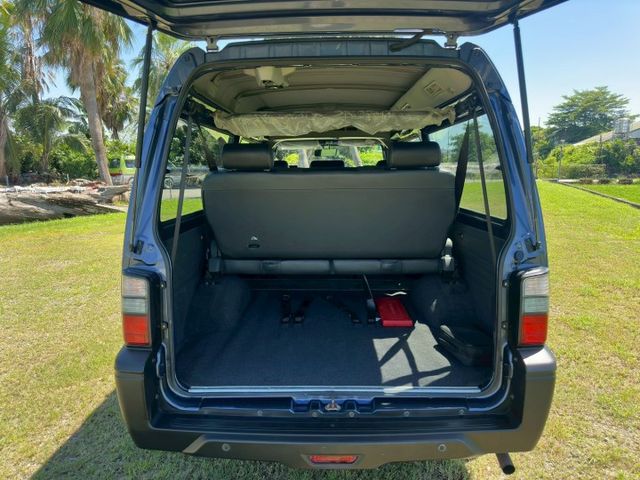 8人座廂型車 /巡跡防滑/倒車雷達/前霧燈/雙安全氣囊  第19張相片