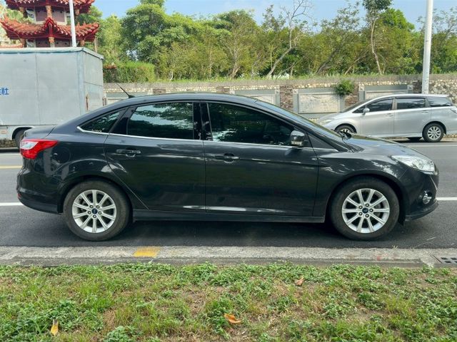 8萬里程 一手車  便宜代步車 定速、天窗、恆溫  歡迎來店賞車  第3張相片