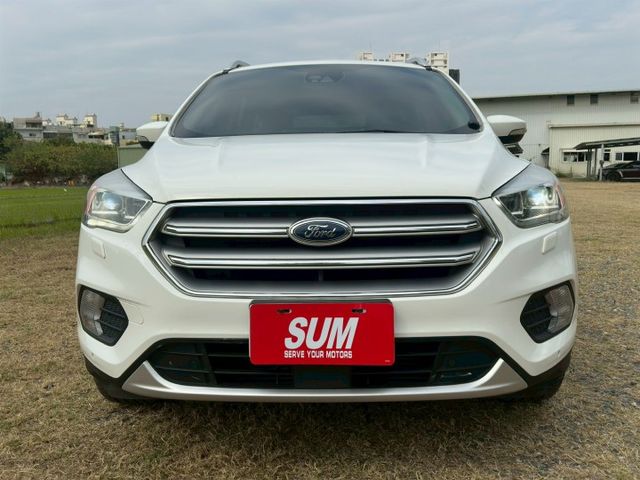 旗艦版 4WD 免鑰匙 定速 自動停車  ACC跟車  恆溫 車道偏移警示  第3張相片