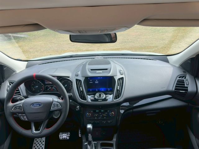 旗艦版 4WD 免鑰匙 定速 自動停車  ACC跟車  恆溫 車道偏移警示  第5張相片