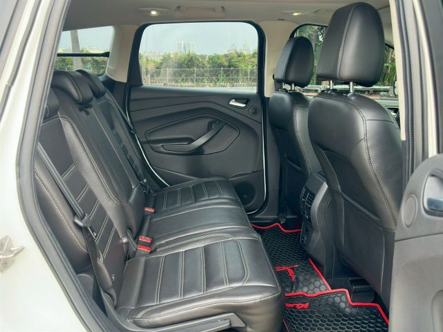 旗艦版 4WD 免鑰匙 定速 自動停車  ACC跟車  恆溫 車道偏移警示  第7張相片