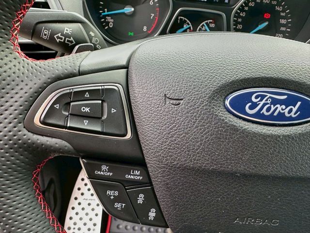 旗艦版 4WD 免鑰匙 定速 自動停車  ACC跟車  恆溫 車道偏移警示  第9張相片