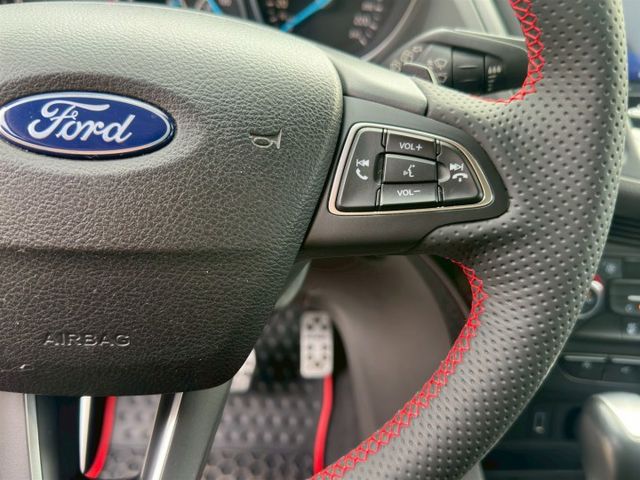 旗艦版 4WD 免鑰匙 定速 自動停車  ACC跟車  恆溫 車道偏移警示  第10張相片