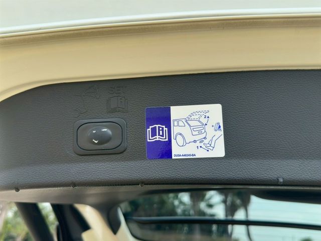 旗艦版 4WD 免鑰匙 定速 自動停車  ACC跟車  恆溫 車道偏移警示  第13張相片