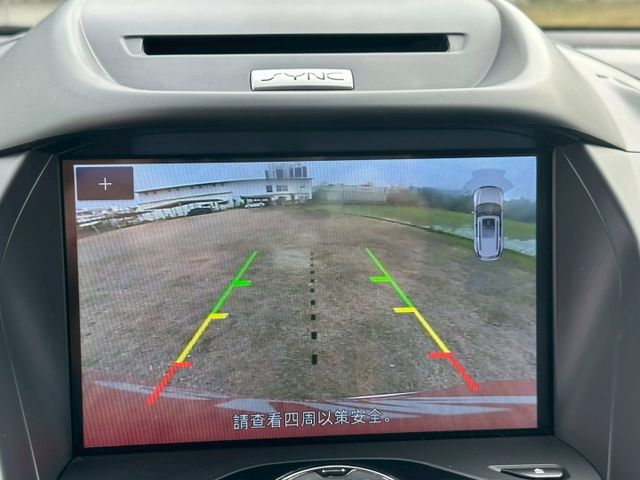 旗艦版 4WD 免鑰匙 定速 自動停車  ACC跟車  恆溫 車道偏移警示  第17張相片