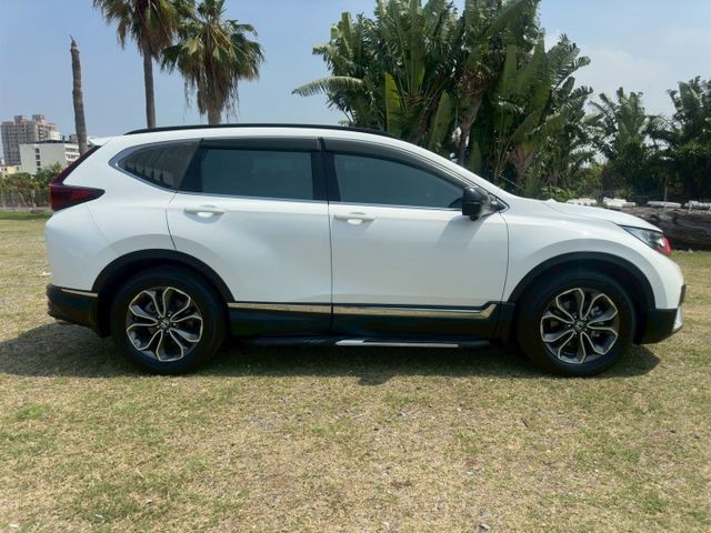 頂級 S版 原版件 ACC/盲點/定速/換檔撥片/車道影像輔/無線充電座/感應式電動尾門/雙前座電動座椅  第5張相片