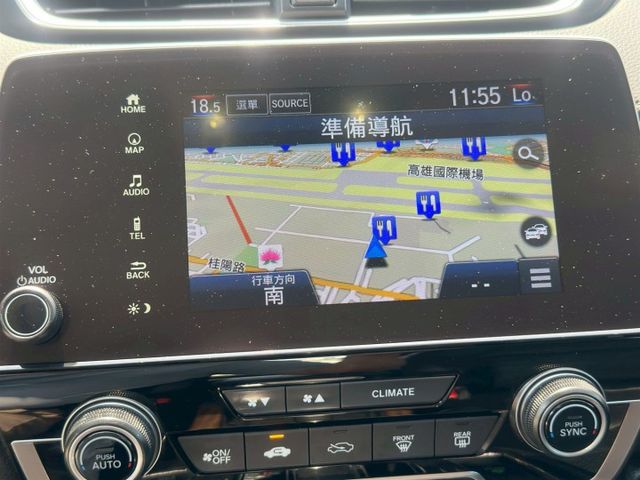 頂級 S版 原版件 ACC/盲點/定速/換檔撥片/車道影像輔/無線充電座/感應式電動尾門/雙前座電動座椅  第11張相片