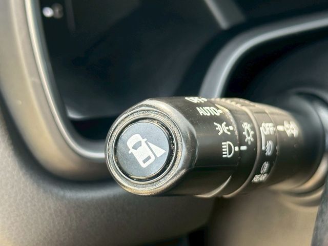 頂級 S版 原版件 ACC/盲點/定速/換檔撥片/車道影像輔/無線充電座/感應式電動尾門/雙前座電動座椅  第20張相片