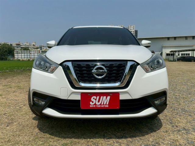 Kicks 小型休旅車  靈巧車身  省油  安全性高  第2張相片