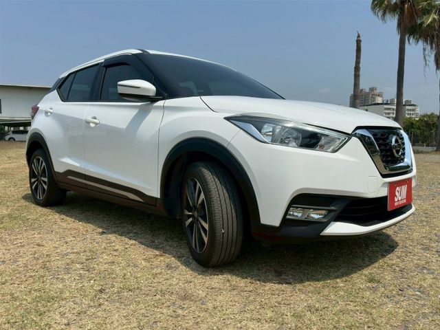 Kicks 小型休旅車  靈巧車身  省油  安全性高  第3張相片