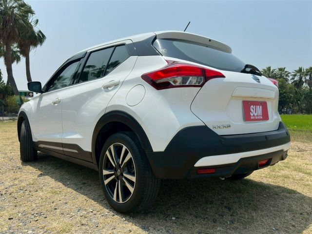 Kicks 小型休旅車  靈巧車身  省油  安全性高  第5張相片