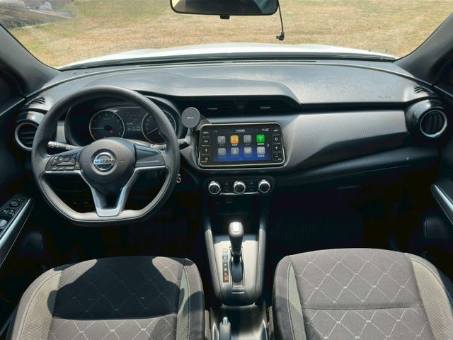 Kicks 小型休旅車  靈巧車身  省油  安全性高  第13張相片