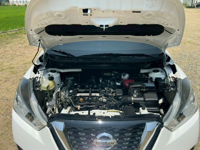 Kicks 小型休旅車  靈巧車身  省油  安全性高  第17張相片