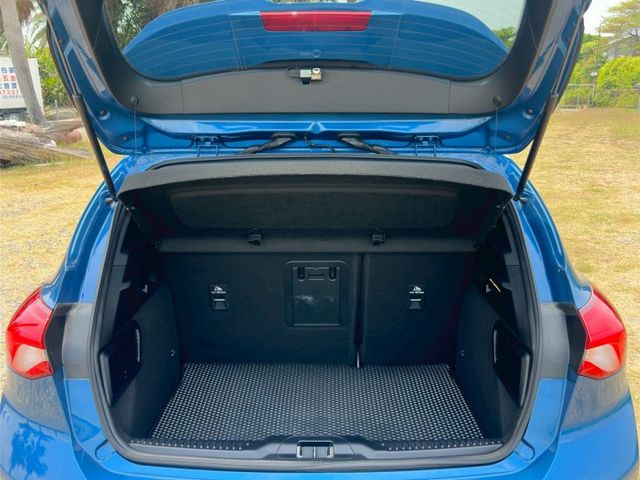 〝正ST〞擁有280匹馬力 全車原版件  ~ 賞車專線0916330581~  第10張相片