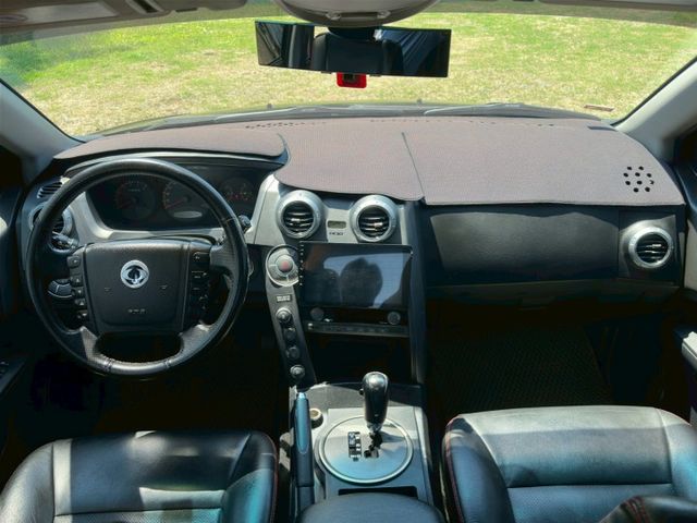 雙廂五人座 皮卡  4WD  工作、露營都實用  定速 方向盤換檔鍵   安卓機 倒車影像 衛星導航  第6張相片