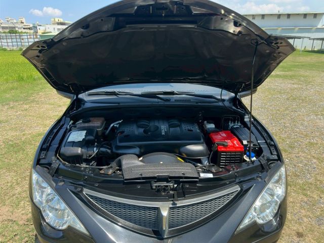 雙廂五人座 皮卡  4WD  工作、露營都實用  定速 方向盤換檔鍵   安卓機 倒車影像 衛星導航  第19張相片