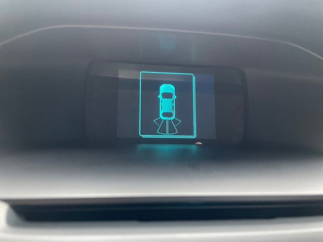 原版件~盲點偵測 /  循跡防滑 / 安全氣囊 / 方向盤快控鍵/ 車道變換輔助系統  第14張相片
