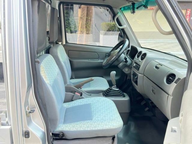 發財小貨車 1.3CC 可改裝行動餐車 創意市集商機無限 可貸款輕鬆繳 月付4000元  第8張相片