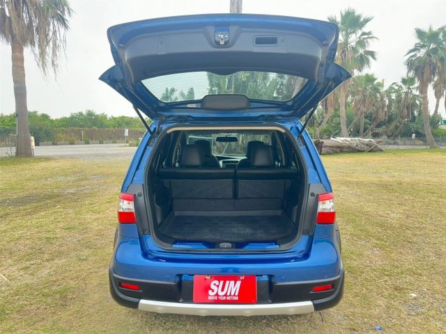 17年LIVINA 里程7萬~一手車  原版件  前後倒車雷達 / 倒車影像 / 衛星導航  第13張相片