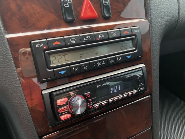 2000 Benz E240 2400CC 內裝氣氛佳  第9張相片