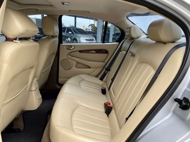 實車在店 2006 捷豹 X-TYPE 2.1 經典車款，車美氣氛佳  第7張相片