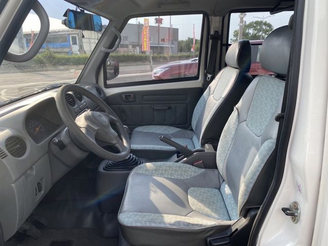 實車實價，保固不另加價。菱利 1.3 無菸車 內裝乾淨，雙認證 全車原版件  第7張相片