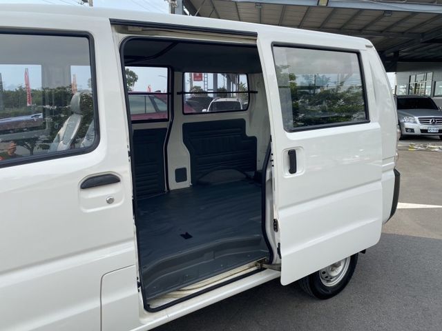 實車實價，保固不另加價。菱利 1.3 無菸車 內裝乾淨，雙認證 全車原版件  第11張相片