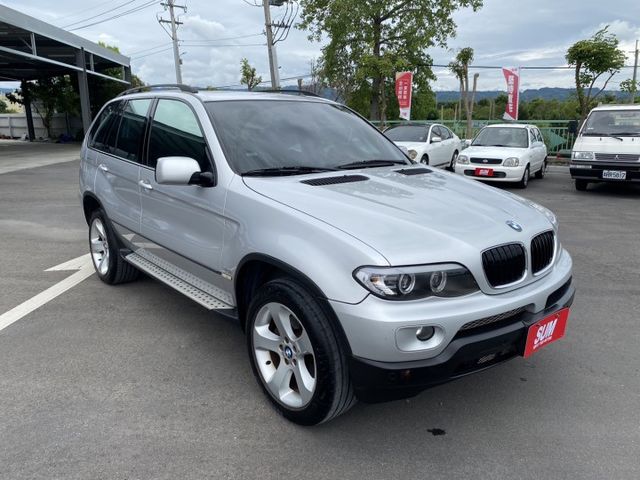 實車實價，X5 30i 認證車，全景天窗、內裝氣氛佳  第2張相片