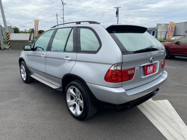 實車實價，X5 30i 認證車，全景天窗、內裝氣氛佳  第4張相片