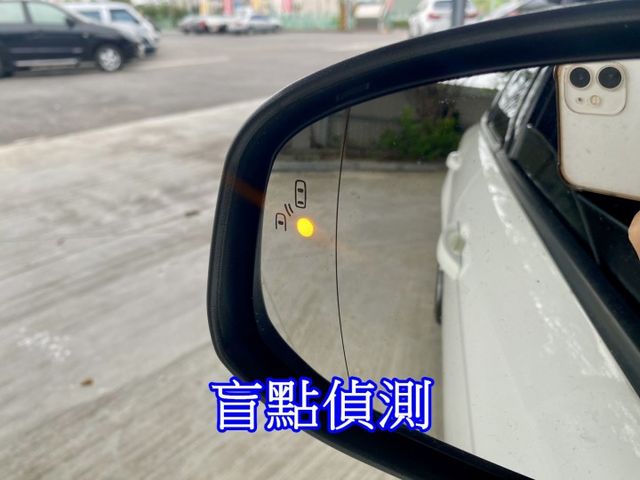 實車實價，保固不另加價。一手車 僅跑9萬公里，車況新，定速巡航、盲點偵測、分區恆溫空調  第11張相片