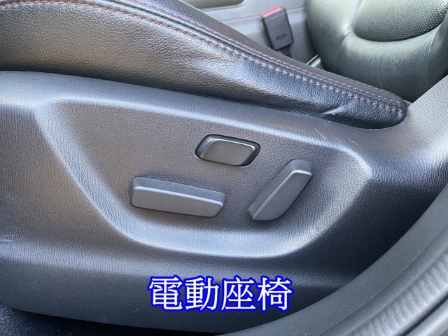 雙認證、實車實價，保固不另加價。免鑰匙、定速、盲點偵測、電動座椅、衛星導航  第12張相片