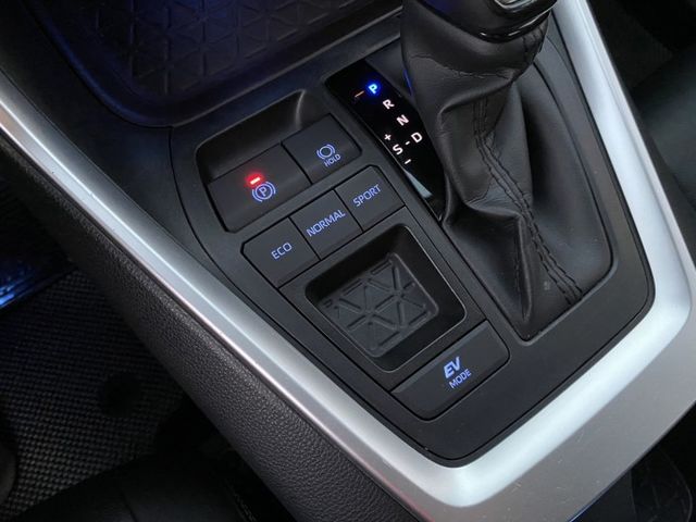 2020.12月出廠 RAV4 油電混合 旗艦版，雙認證 僅跑6萬 車況新，ACC跟車、環景影像、盲點偵測、電動尾門  第12張相片