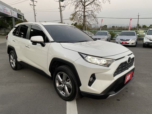 雙認證、原版件、保固不另加價。2019.12月出廠 RAV4 旗艦版，ACC跟車、環景影像、電動椅、電動尾門、盲點偵測  第2張相片