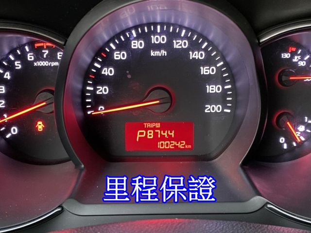 雙認證、原版件、保固不另加價。KIA moning 驚艷版，一手女用車內裝新，7安、 LED日行燈、、定速巡航、影音系統  第8張相片