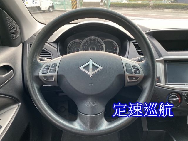 雙認證、原版件、保固不另加價。稀有七人座，僅跑8萬 車況新，定速、導航、倒車影像、多功能影音  第10張相片