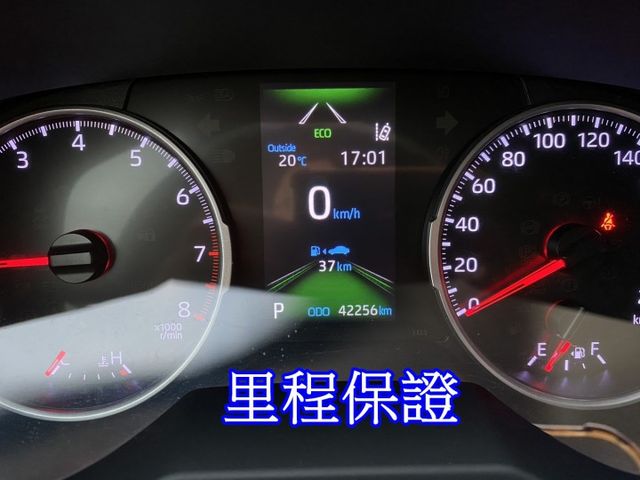 雙認證、原版件、保固不另加價。RAV4 僅跑4萬公里，車況新! ACC跟車、車道偏離、倒車影像  第8張相片