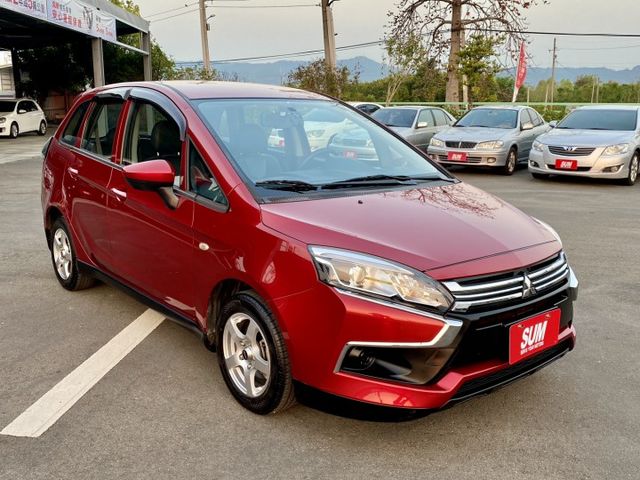 雙認證、保固不另加價。一手女用車，超省油、僅跑5萬，車況漂亮、內裝新，小車大空間  第2張相片